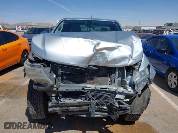2017 Chevrolet Colorado 2WD z VIN 1GCHSAEA6H1200679, wystawiony jako IAAI lot #42110492 z przebiegiem 86 893 mil mil oraz . Historia ofert i sprzedaży dostępna na DreamBid. Obrazek 12.