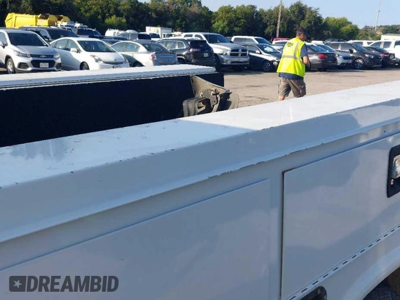 2015 Ford F-250 XL с VIN 1FD7X2A67FEA15739, выставлен на аукционе IAAI как лот 42600504 с пробегом 72 664 миль миль и . История ставок и продаж доступна на DreamBid. Изображение 15.