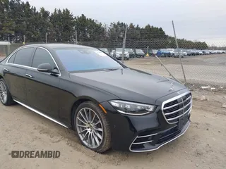 2021 Mercedes-Benz S 580 with VIN W1K6G7GB1MA037005, listed as a IAAI auction lot 41515885 with 54,051 mi miles and . Bid and sale history available at carsss.com. Image 1.