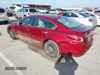 2015 Nissan Altima 2.5 SV with VIN 1N4AL3AP8FC470251, listed as a IAAI auction lot 41504848 with 182,901 mi miles. Bid and sale history available at carsss.com. Image 3.