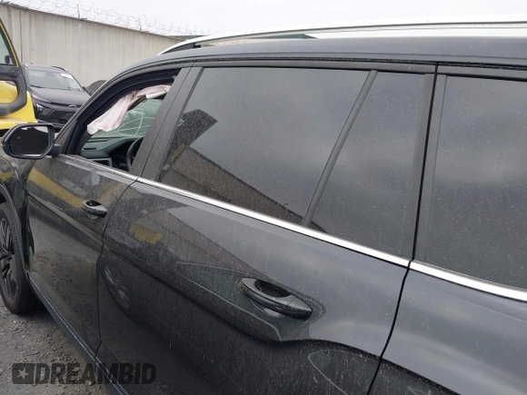 2018 Volkswagen Atlas SE with VIN 1V2DP2CA6JC600310, listed as a IAAI auction lot 42256570 with 29,912 mi miles and . Bid and sale history available at DreamBid. Image 15.