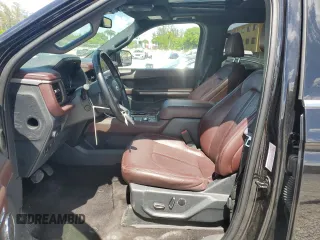 2022 Ford Expedition Limited с VIN 1FMJU2AT7NEA26629, выставлен на аукционе Copart как лот 62335365 с пробегом 51 856 миль миль и Чистый • Clean title. История ставок и продаж доступна на DreamBid. Изображение 7.