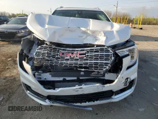2024 GMC Terrain Denali z VIN 3GKALXEG7RL400510, wystawiony jako Copart lot #53283645 z przebiegiem 4 870 mil mil oraz Szkoda całkowita • Salvage title. Historia ofert i sprzedaży dostępna na DreamBid. Obrazek 5.