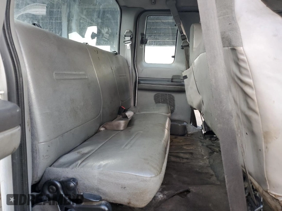 2002 Ford F-250 XL with VIN 1FTNX20F22ED31685, listed as a Copart auction lot 83911384 with 276,778 mi miles and Salvage title. Bid and sale history available at DreamBid. Image 10.