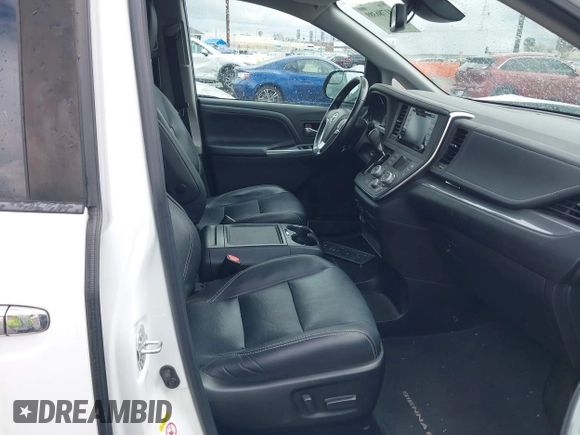 2018 Toyota Sienna SE with VIN 5TDXZ3DC5JS943512, listed as a IAAI auction lot 41786389 with 81,280 mi miles and . Bid and sale history available at DreamBid. Image 5.