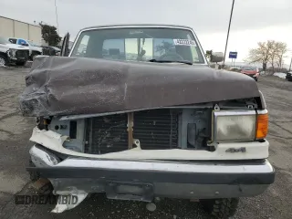 1991 Ford F-250 z VIN 1FTHX26G1MKB21130, wystawiony jako Copart lot #42222245 z przebiegiem 13 849 mil mil oraz Szkoda całkowita • Salvage title. Historia ofert i sprzedaży dostępna na DreamBid. Obrazek 11.