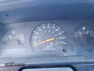 1993 Toyota Pickup DLX с VIN JT4VN13D3P5113661, выставлен на аукционе Copart как лот 43354184 с пробегом 197 307 миль миль и Списание • Salvage title. История ставок и продаж доступна на DreamBid. Изображение 9.
