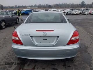 2005 Mercedes-Benz SLK 230/320 z VIN WDBWK56FX5F040781, wystawiony jako IAAI lot #41321130 z przebiegiem 100 319 mil mil oraz . Historia ofert i sprzedaży dostępna na DreamBid. Obrazek 16.