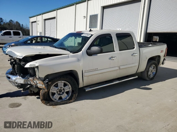 2013 Chevrolet Silverado 1500 LT with VIN 3GCPCSE04DG158370, listed as a Copart auction lot 42423605 with 228,084 mi miles and Salvage Title. Bid and sale history available at DreamBid. Image 1.