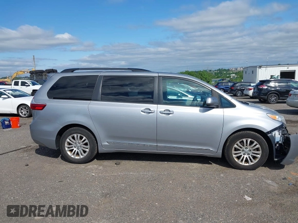2017 Toyota Sienna XLE Auto Access Seat с VIN 5TDYZ3DC9HS819788, выставлен на аукционе IAAI как лот 42296376 с пробегом 77 094 миль миль и . История ставок и продаж доступна на DreamBid. Изображение 13.