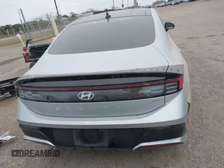 2024 Hyundai Sonata Hybrid Limited with VIN KMHL54JJ1RA087584, listed as a IAAI auction lot 41615405 with 18,684 mi miles. Bid and sale history available at carsss.com. Image 17.