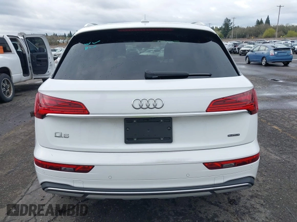 2021 Audi Q5 Prestige with VIN WA1CAAFY8M2099653, listed as a IAAI auction lot 41903022 with 27,611 mi miles. Bid and sale history available at carsss.com. Image 16.