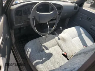 1990 Toyota Pickup DX с VIN JT4RN81P0L5083309, выставлен на аукционе Copart как лот 74438354 с пробегом 143 909 миль миль и Чистый • Clean title. История ставок и продаж доступна на DreamBid. Изображение 8.