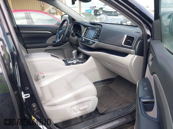2017 Toyota Highlander Limited with VIN 5TDDZRFH5HS451698, listed as a IAAI auction lot 42233035 with 79,746 mi miles and . Bid and sale history available at DreamBid. Image 5.