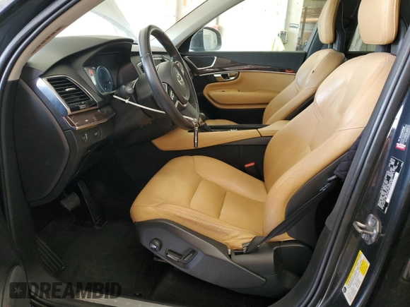 2016 Volvo XC90 T6 Momentum with VIN YV4A22PK6G1070699, listed as a Copart auction lot 48559015 with 117,095 mi miles and Salvage Title. Bid and sale history available at carsss.com. Image 7.