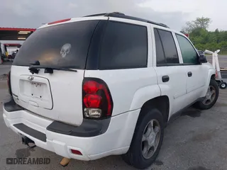 2008 Chevrolet TrailBlazer LT w/1LT with VIN 1GNDS13S782108928, listed as a IAAI auction lot 41999361 with 264,146 mi miles. Bid and sale history available at carsss.com. Image 4.