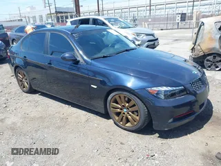 2006 BMW 3 Series 325i z VIN WBAVB13526KX50216, wystawiony jako IAAI lot #42086681 z przebiegiem 203 047 mil mil oraz . Historia ofert i sprzedaży dostępna na DreamBid. Obrazek 1.