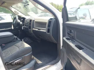 2012 Ram 1500 Express z VIN 1C6RD7FT4CS134208, wystawiony jako IAAI lot #42394244 z przebiegiem 237 895 mil mil oraz . Historia ofert i sprzedaży dostępna na DreamBid. Obrazek 5.