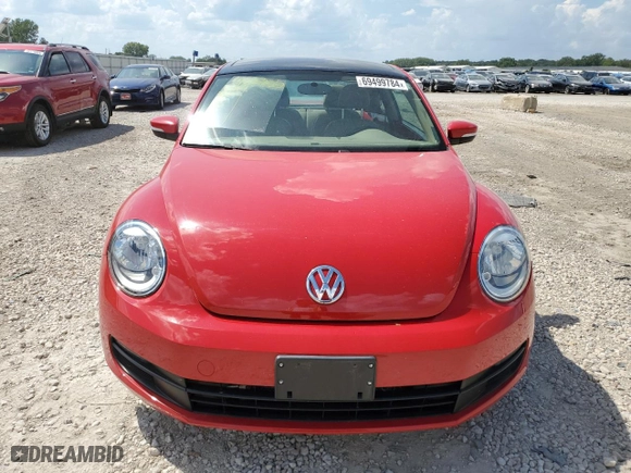 2013 Volkswagen Beetle Coupe 2.5L with VIN 3VWJX7AT7DM623066, listed as a Copart auction lot 69499784 with 157,393 mi miles and Salvage Title. Bid and sale history available at carsss.com. Image 5.