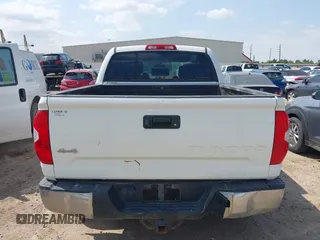 2016 Toyota Tundra SR5 z VIN 5TFDW5F18GX550786, wystawiony jako IAAI lot #42055381 z przebiegiem 168 815 mil mil oraz . Historia ofert i sprzedaży dostępna na DreamBid. Obrazek 16.