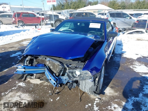2014 Ford Mustang V6 with VIN 1ZVBP8EM7E5296964, listed as a IAAI auction lot 41325336 with 141,346 mi miles. Bid and sale history available at carsss.com. Image 2.