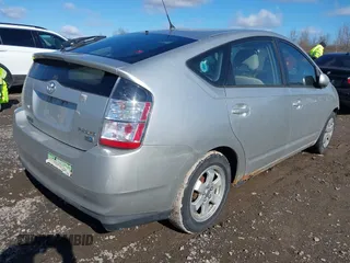 2004 Toyota Prius with VIN JTDKB22U140071891, listed as a IAAI auction lot 42055938 with 177,365 mi miles. Bid and sale history available at carsss.com. Image 4.