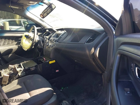 2018 Ford Police Interceptor Sedan with VIN 1FAHP2MK6JG104397, listed as a IAAI auction lot 41630443 with 86,257 mi miles. Bid and sale history available at carsss.com. Image 5.