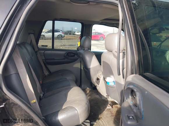 2002 Chevrolet TrailBlazer LS with VIN 1GNDT13S822269549, listed as a IAAI auction lot 41131532 with 286,570 mi miles. Bid and sale history available at carsss.com. Image 8.