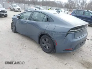 2024 Toyota Prius SE z VIN JTDACACU8R3027202, wystawiony jako IAAI lot #41727758 z przebiegiem 4 625 mil mil oraz . Historia ofert i sprzedaży dostępna na DreamBid. Obrazek 3.
