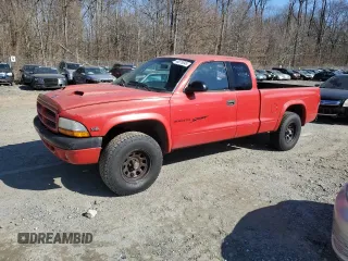 2000 Dodge Dakota SLT with VIN 1B7GG22X5YS700953, listed as a Copart auction lot 46275045 with 132,111 mi miles and Salvage Title. Bid and sale history available at carsss.com. Image 1.