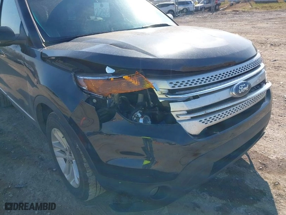 2014 Ford Explorer XLT with VIN 1FM5K7D90EGA20681, listed as a IAAI auction lot 41751453 with 193,709 mi miles. Bid and sale history available at carsss.com. Image 6.