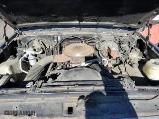 1988 Chevrolet Suburban with VIN 1GNGR26K1JF150407, listed as a Copart auction lot 81728774 with 27,783 mi miles and Non Repairable. Bid and sale history available at carsss.com. Image 12.