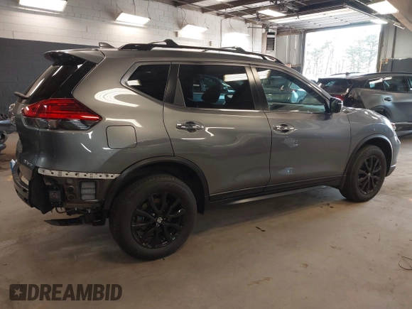 2017 Nissan Rogue SL with VIN 5N1AT2MV5HC809206, listed as a IAAI auction lot 42129519 with 49,703 mi miles. Bid and sale history available at carsss.com. Image 4.