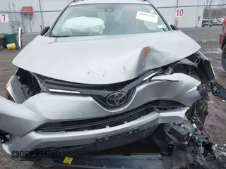 2018 Toyota RAV4 LE z VIN JTMBFREV6JJ236518, wystawiony jako IAAI lot #41977497 z przebiegiem 55 816 mil mil oraz . Historia ofert i sprzedaży dostępna na DreamBid. Obrazek 6.