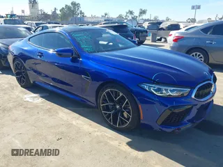 2020 BMW M8 z VIN WBSAE0C06LCD53214, wystawiony jako IAAI lot #38301455 z przebiegiem 20 410 mil mil oraz . Historia ofert i sprzedaży dostępna na DreamBid. Obrazek 1.