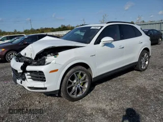 2019 Porsche Cayenne E-Hybrid with VIN WP1AE2AYXKDA52123, listed as a Copart auction lot 72756264 with 19,804 mi miles and Salvage title. Bid and sale history available at DreamBid. Image 1.