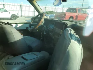 1999 GMC Suburban z VIN 3GKFK16RXXG503321, wystawiony jako Copart lot #77568614 z przebiegiem Nie podano mil oraz Tytuł czysty. Historia ofert i sprzedaży dostępna na DreamBid. Obrazek 8.