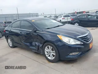 2013 Hyundai Sonata GLS z VIN 5NPEB4AC7DH551258, wystawiony jako IAAI lot #39504398 z przebiegiem 177 552 mil mil oraz . Historia ofert i sprzedaży dostępna na DreamBid. Obrazek 1.