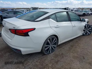 2020 Nissan Altima SR z VIN 1N4BL4CVXLC214582, wystawiony jako IAAI lot #40665527 z przebiegiem 90 224 mil mil oraz . Historia ofert i sprzedaży dostępna na DreamBid. Obrazek 4.