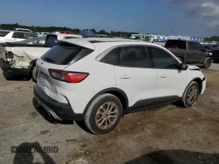 2022 Ford Escape SE z VIN 1FMCU0G63NUB40275, wystawiony jako Copart lot #52416065 z przebiegiem 17 472 mil mil oraz Szkoda całkowita • Salvage title. Historia ofert i sprzedaży dostępna na DreamBid. Obrazek 3.