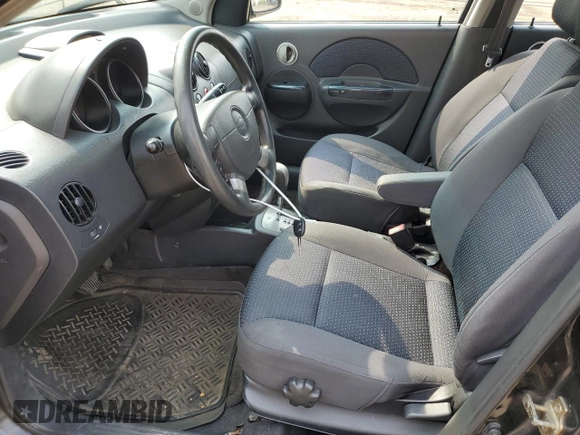 2007 Chevrolet Aveo LT z VIN KL1TG65627B699713, wystawiony jako Copart lot #59269135 z przebiegiem 201 659 mil mil oraz Czysty tytuł • Clean title. Historia ofert i sprzedaży dostępna na DreamBid. Obrazek 7.