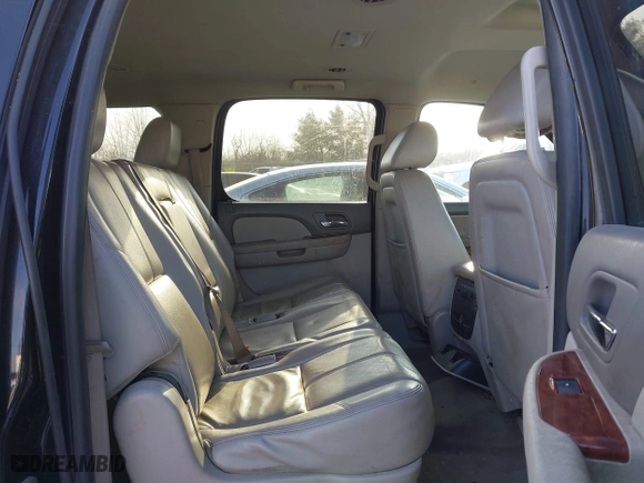 2013 GMC Yukon XL SLT with VIN 1GKS1KE06DR235597, listed as a IAAI auction lot 41315573 with 277,634 mi miles. Bid and sale history available at carsss.com. Image 8.