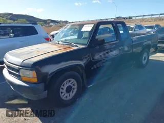 1992 Dodge Dakota with VIN 1B7FL23X8NS688637, listed as a IAAI auction lot 41929204 with 125,967 mi miles. Bid and sale history available at carsss.com. Image 2.