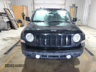 2017 Jeep Patriot Sport SE with VIN 1C4NJPBA2HD201176, listed as a Copart auction lot 44499025 with 92,182 mi miles and Salvage Title. Bid and sale history available at carsss.com. Image 5.