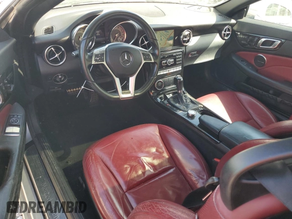 2015 Mercedes-Benz SLK 250 z VIN WDDPK4HA5FF099715, wystawiony jako Copart lot #46414085 z przebiegiem 63 532 mil mil oraz Czysty tytuł • Clean title. Historia ofert i sprzedaży dostępna na DreamBid. Obrazek 8.