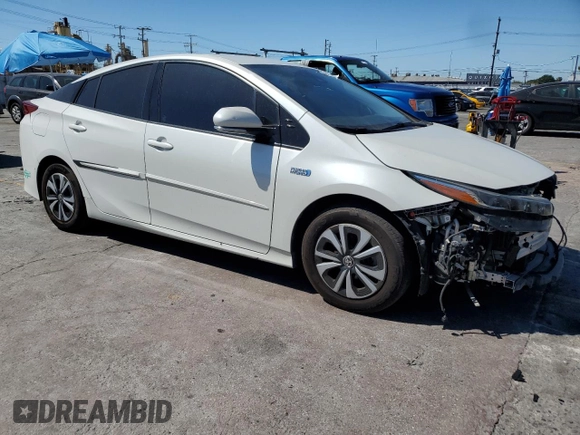 2017 Toyota Prius Plus with VIN JTDKARFP8H3039198, listed as a Copart auction lot 50724955 with 127,508 mi miles and Salvage title. Bid and sale history available at DreamBid. Image 4.