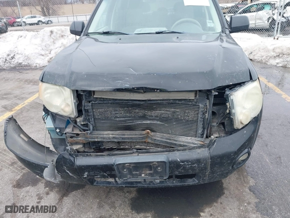 2008 Ford Escape Hybrid with VIN 1FMCU59H28KB66264, listed as a IAAI auction lot 41656399 with 259,238 mi miles. Bid and sale history available at carsss.com. Image 6.