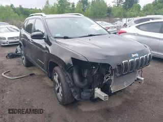 2019 Jeep Cherokee Limited z VIN 1C4PJMDX9KD102323, wystawiony jako IAAI lot #42270908 z przebiegiem 87 666 mil mil oraz . Historia ofert i sprzedaży dostępna na DreamBid. Obrazek 1.