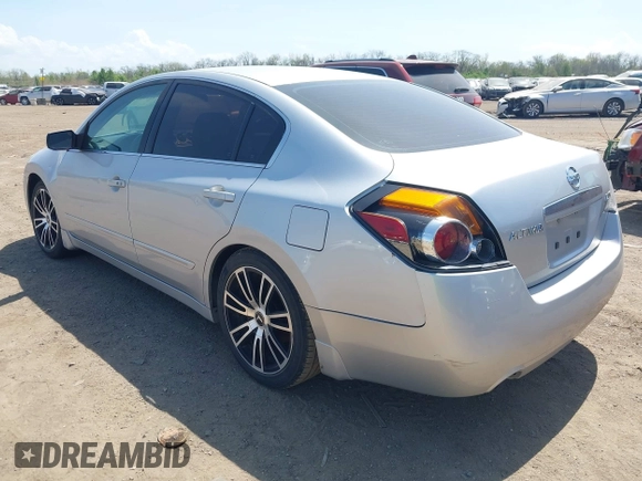 2009 Nissan Altima SL with VIN 1N4AL21E49N472094, listed as a IAAI auction lot 42108451 with 210,448 mi miles and . Bid and sale history available at DreamBid. Image 3.