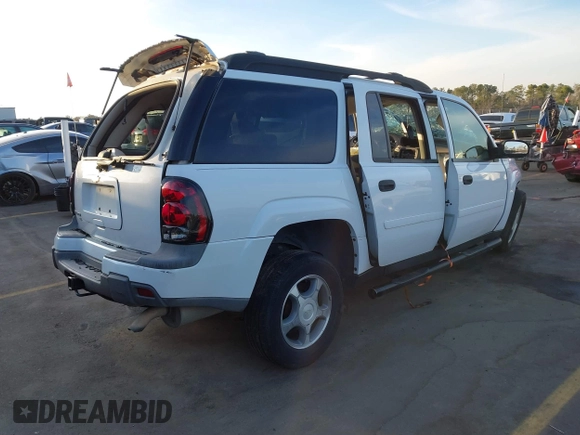 2006 Chevrolet TrailBlazer LS with VIN 1GNES16S466125398, listed as a IAAI auction lot 38466147 with Not Provided miles. Bid and sale history available at carsss.com. Image 4.
